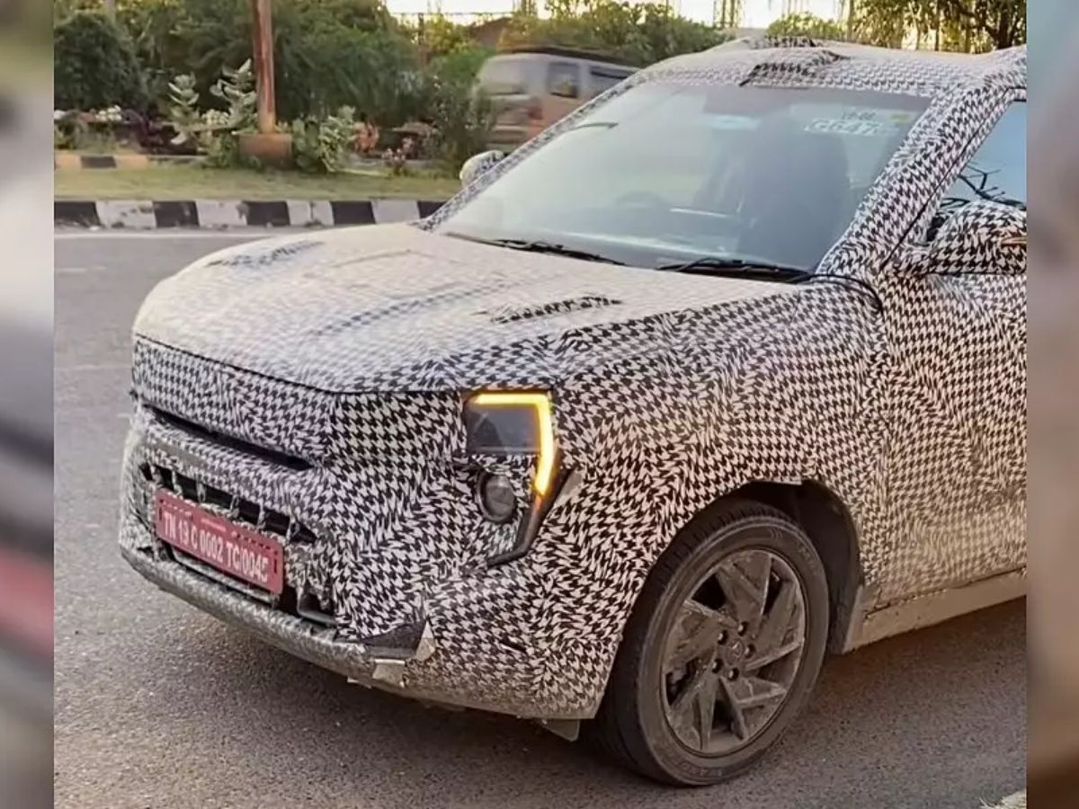 Mahindra XUV300 facelift/XUV300 EV